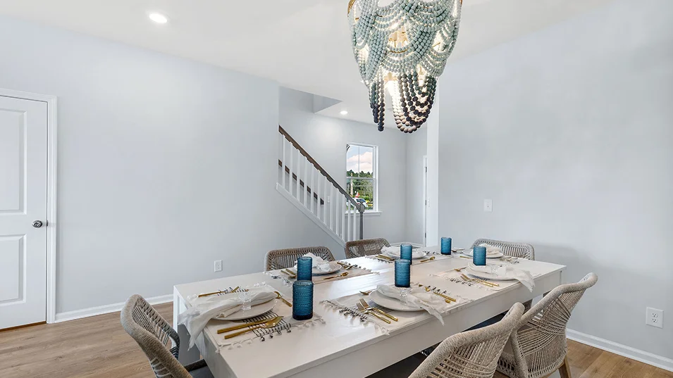 2816 Fanning Dining 1of2 F1 5 30 25