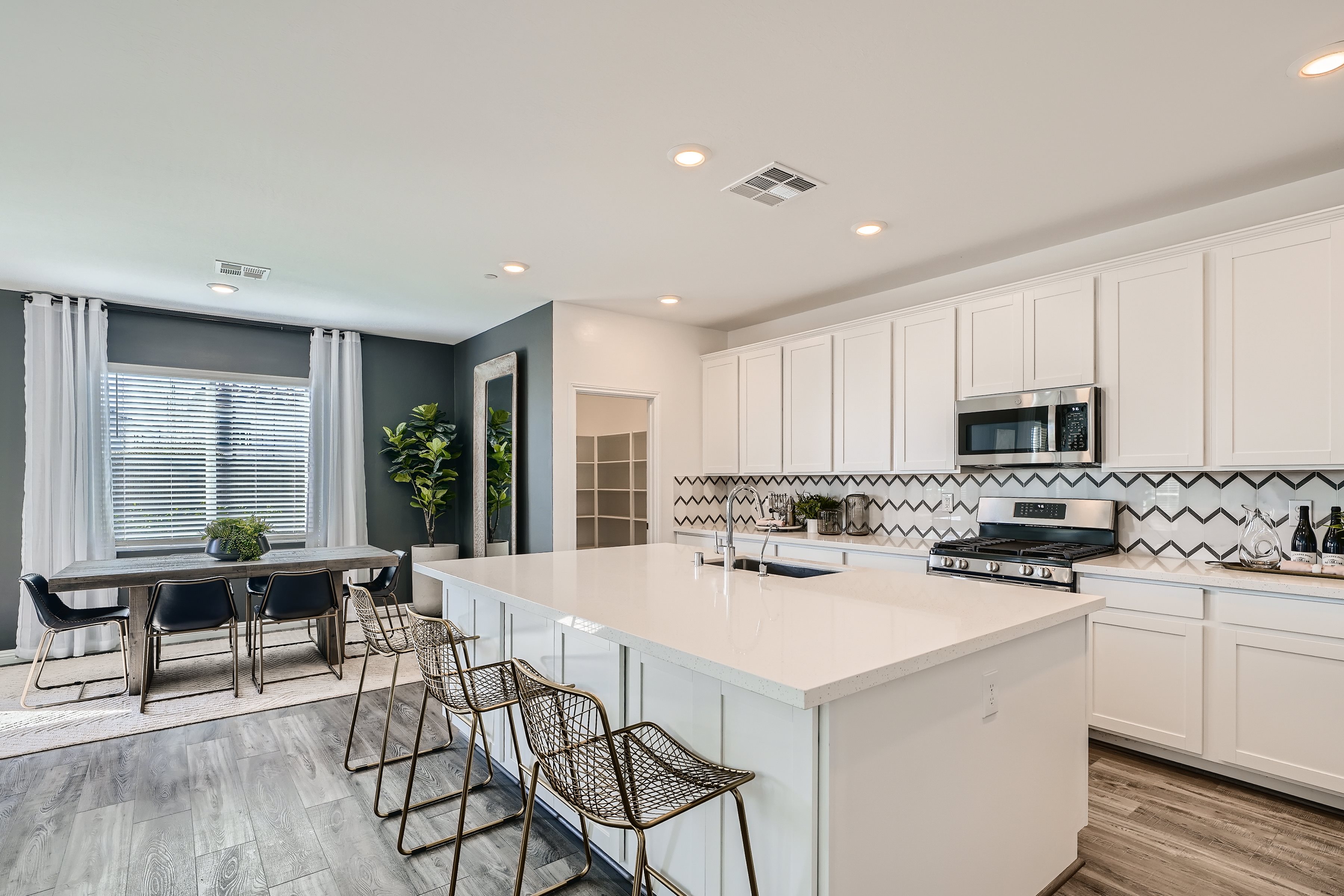 Archer Sunstone Nora Kitchen3 F1